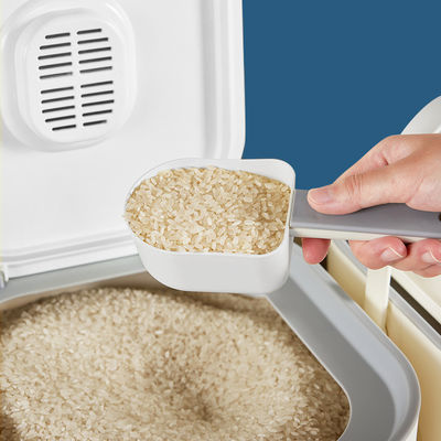 Logo personnalisable Contenant de stockage de riz en plastique PP de qualité alimentaire avec cuillère 5-10 kg de charge