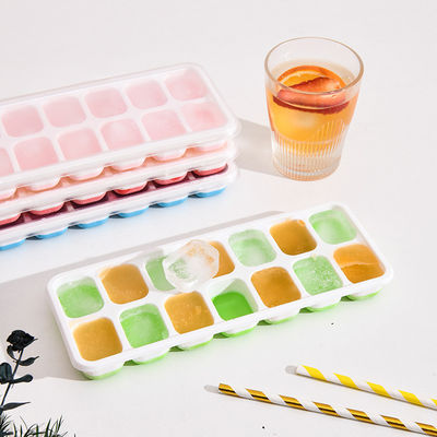 Plateaux de glace empilés avec couvercle amovible résistant aux déversements, exempts de BPA et en silicone