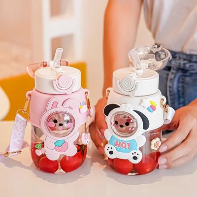 Bouteille d'eau pour enfants dessin animé Coupe en plastique mignonne avec un design portable de type paille