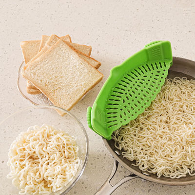 Clip On Filtre pour les pots Pan s'adapte à tous les pots et bols Filtre de cuisine en silicone