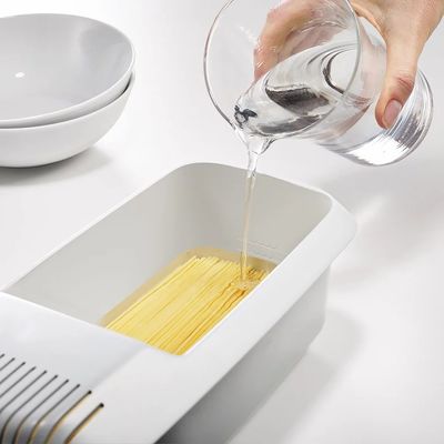 Cuiseur de pâtes micro-ondes personnalisé pour filtrer les nouilles de spaghetti