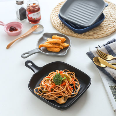 Les plateaux de cuisson en céramique de style nordique avec une seule poignée de 5 cm et un logo personnalisé