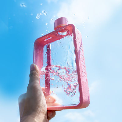 110*180*330mm Bouteille d'eau plate personnalisée pour le gymnase et les activités en plein air