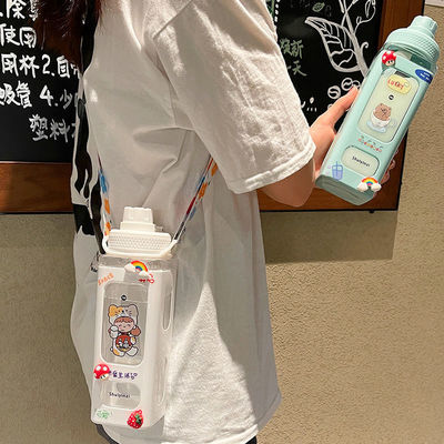 Bouteille d'eau Kawaii prête pour le gymnase avec autocollant 3D 700 ml / 900 ml de lait de voyage en plastique portable