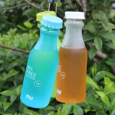Bouteille d'eau sans BPA de 550 ml incassable en couleurs de bonbons pour les écoliers 6,8x20 cm