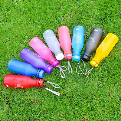 Bouteille d'eau sans BPA de 550 ml incassable en couleurs de bonbons pour les écoliers 6,8x20 cm