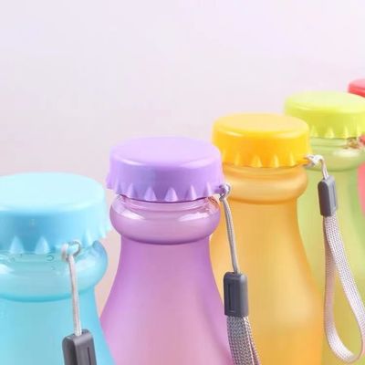 Bouteille d'eau sans BPA de 550 ml incassable en couleurs de bonbons pour les écoliers 6,8x20 cm