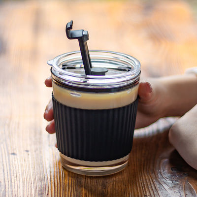 Bouteilles de café Portables Femme Entourage Glace à thé au lait froid avec poignée et couvercle à paille