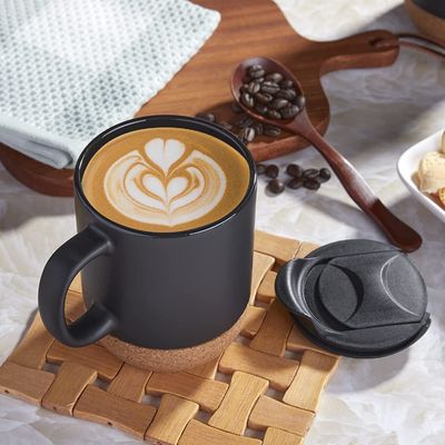 Grande tasse à café avec poignée de style minimaliste, couvercle isolé à base de liège anti-éclaboussures
