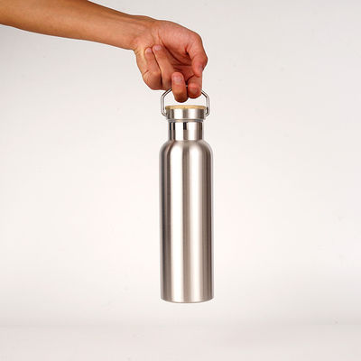 Performance d'isolation thermique 304 bouteille d'eau en acier inoxydable pour activités en plein air