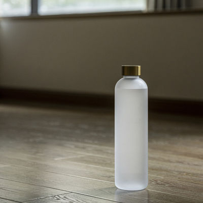 Bouteilles d'eau Tritan avec couvercle idéal pour le couvercle et les aventures en plein air