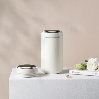Affichage de température Bouteille d'eau chaude isolée en acier inoxydable avec couvercle pour toutes les saisons