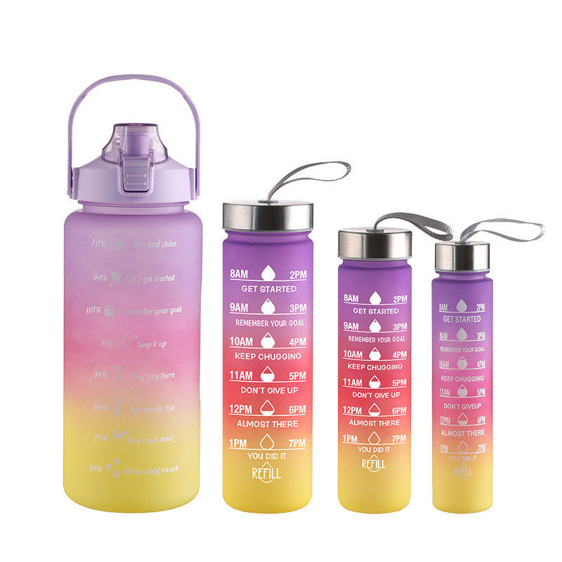 Couvercle PP de qualité alimentaire 4 pcs Bouteilles d'eau de sport en plastique avec paille et autocollants pour le fitness de gym