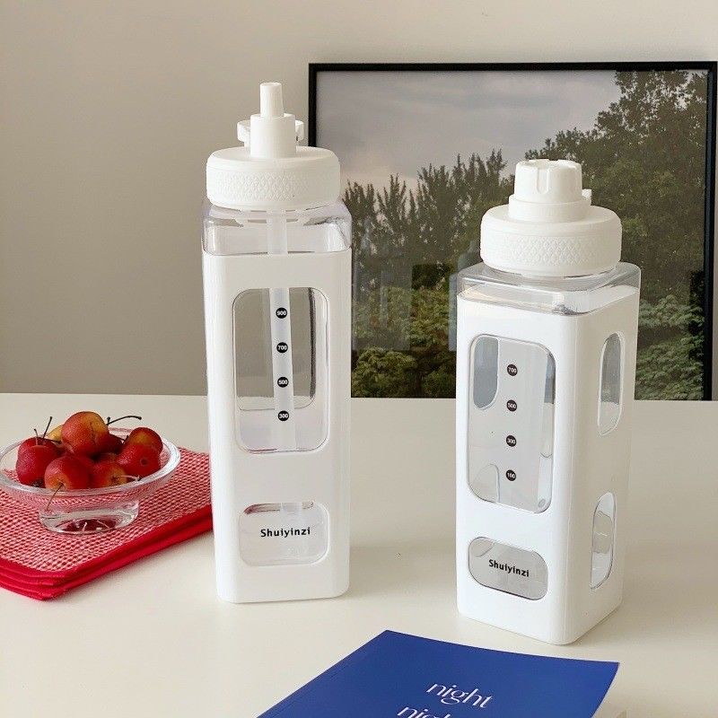 Bouteille d'eau Kawaii prête pour le gymnase avec autocollant 3D 700 ml / 900 ml de lait de voyage en plastique portable
