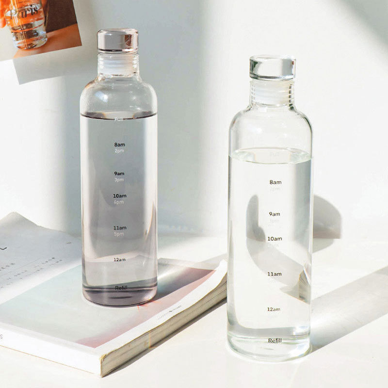 Style de design minimaliste 500 ml bouteille d'eau en verre borosilicate sans BPA avec horodatage