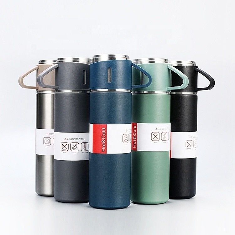 Voyagez avec style avec cet ensemble de bouteilles d'eau à double paroi en acier inoxydable